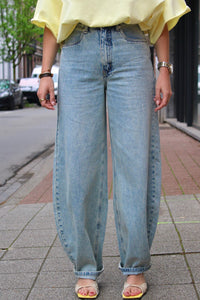 BARREL JEANS