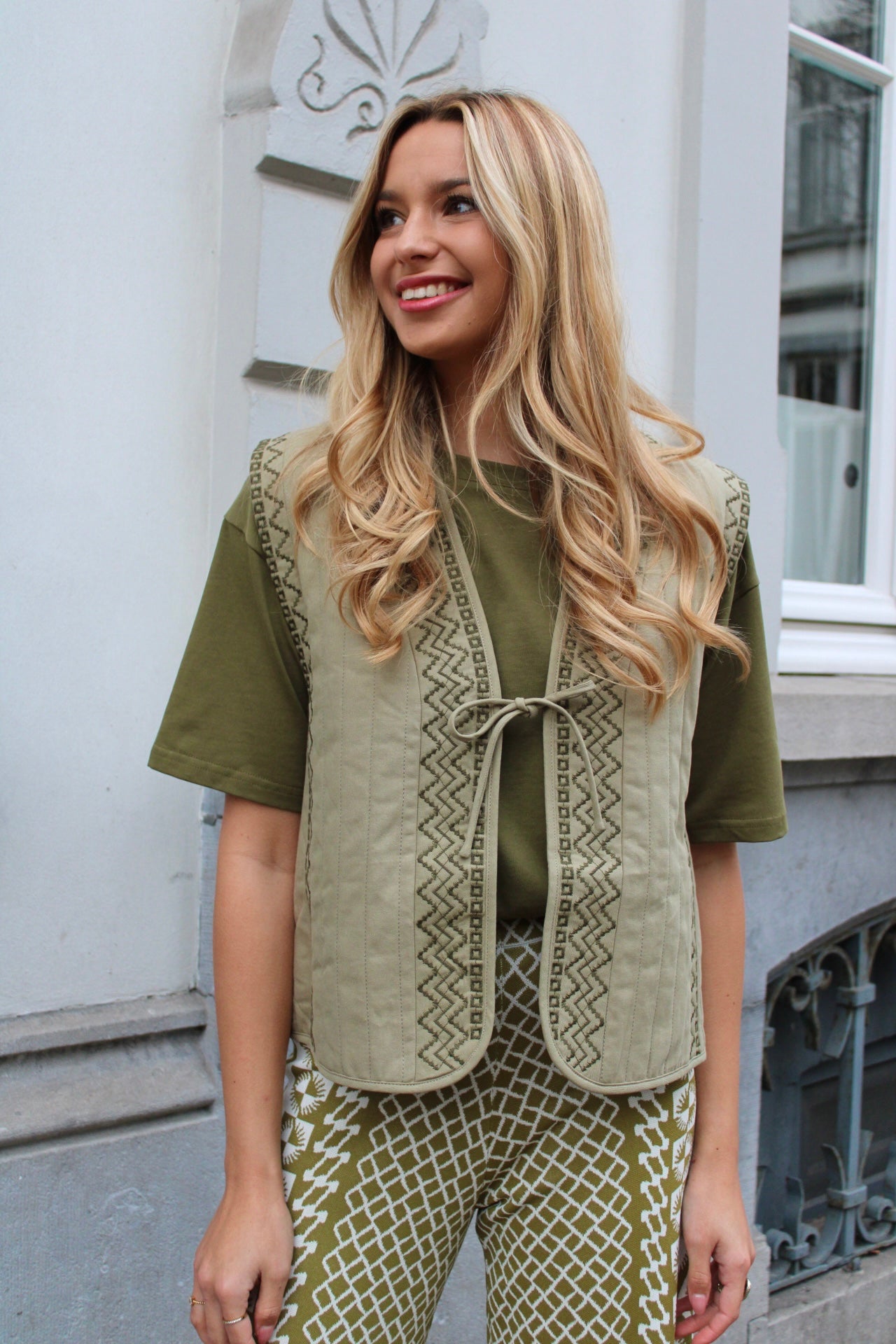 DIAMOND SLEEVELESS JACKET