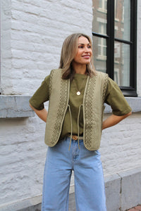 DIAMOND SLEEVELESS JACKET