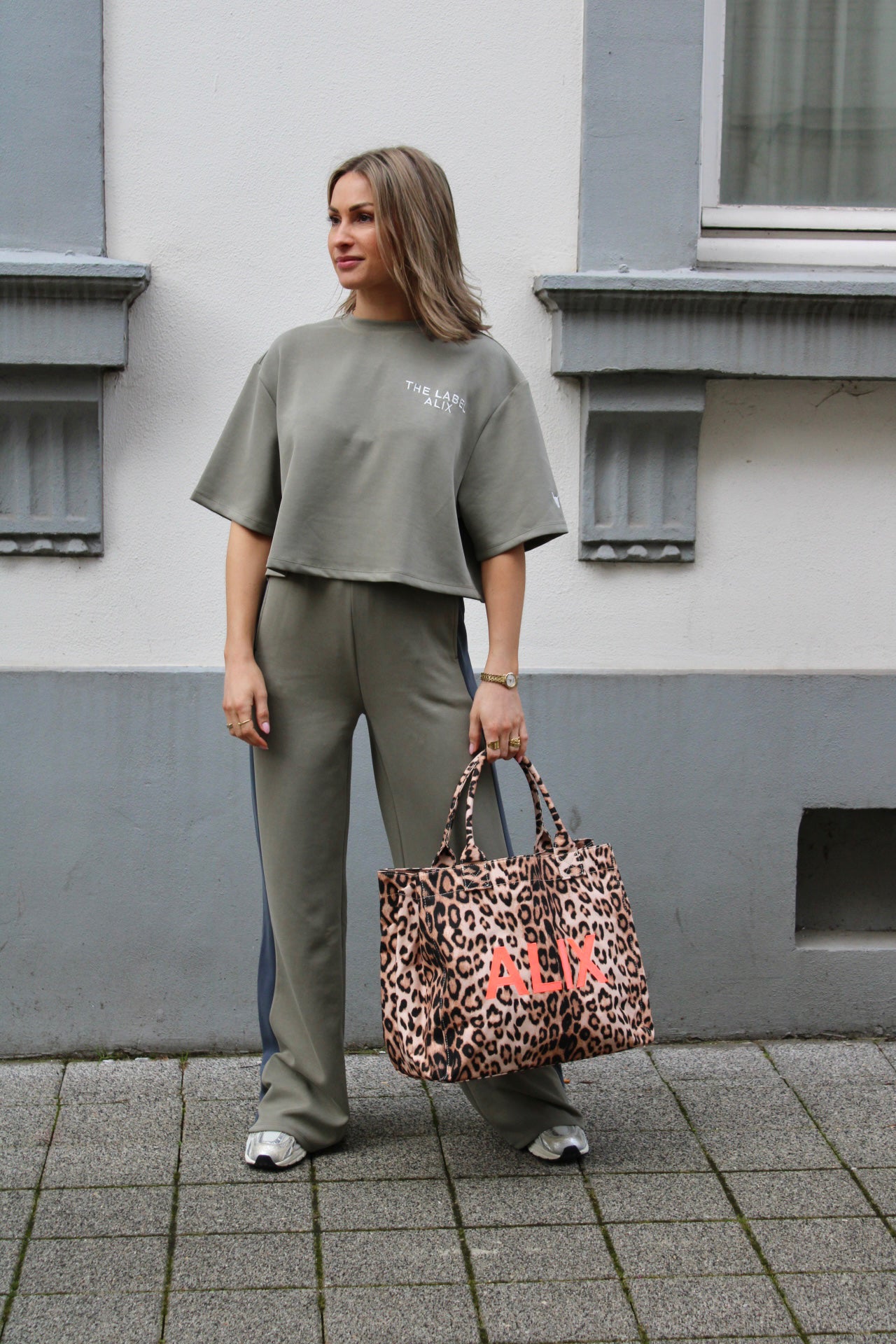 FLOWY CROPPED TEE