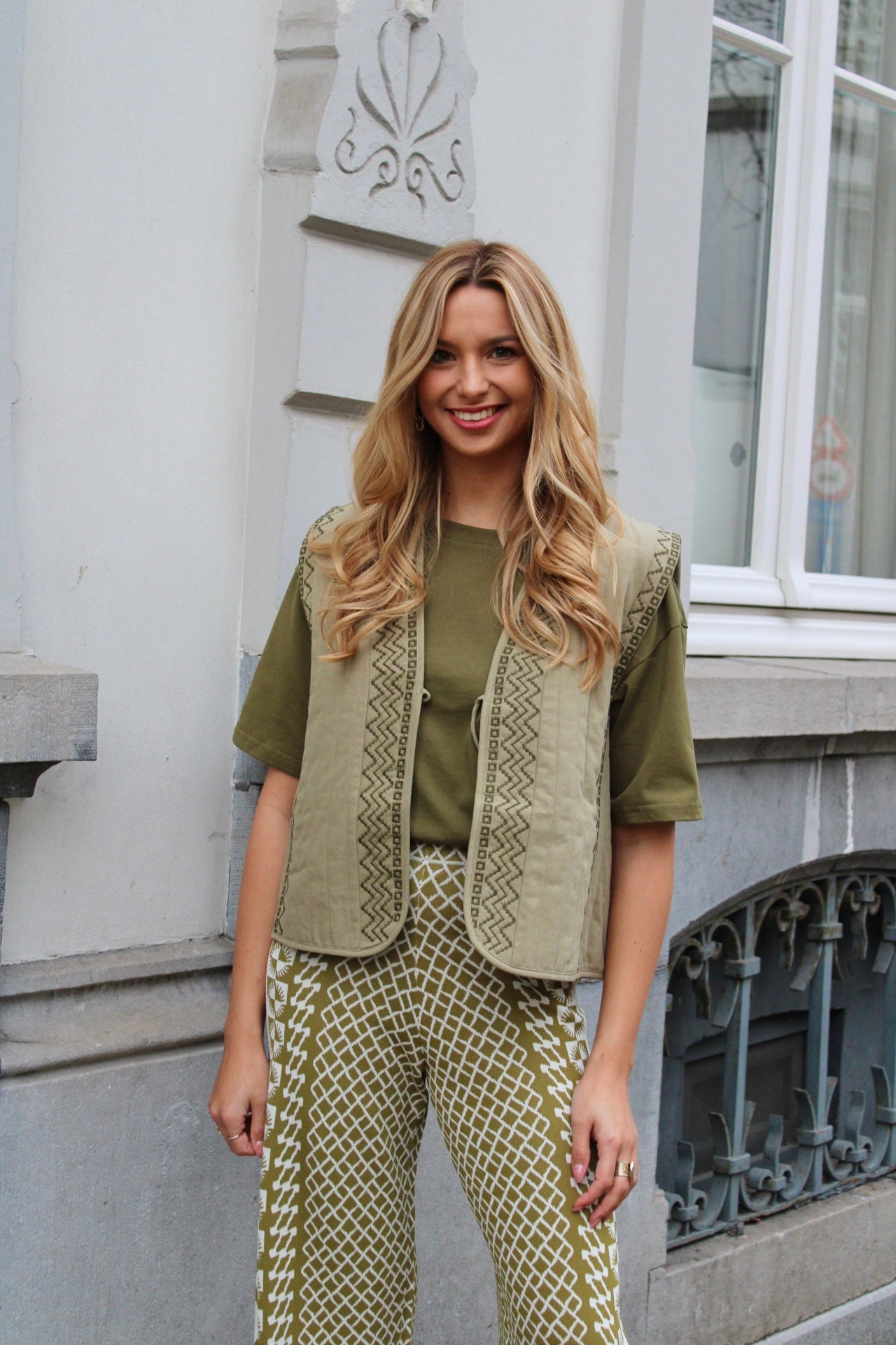 DIAMOND SLEEVELESS JACKET