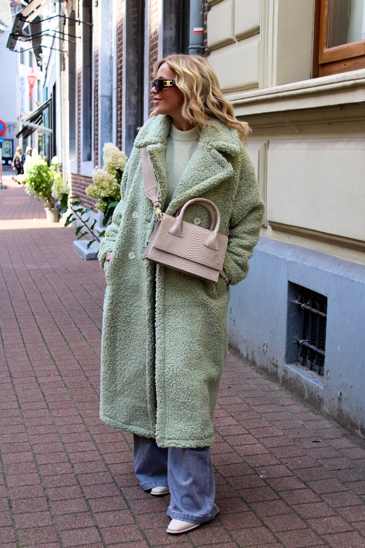 LIZZ TEDDY COAT