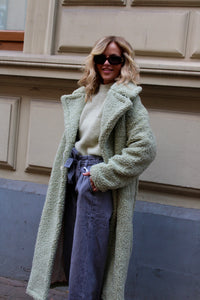 LIZZ TEDDY COAT