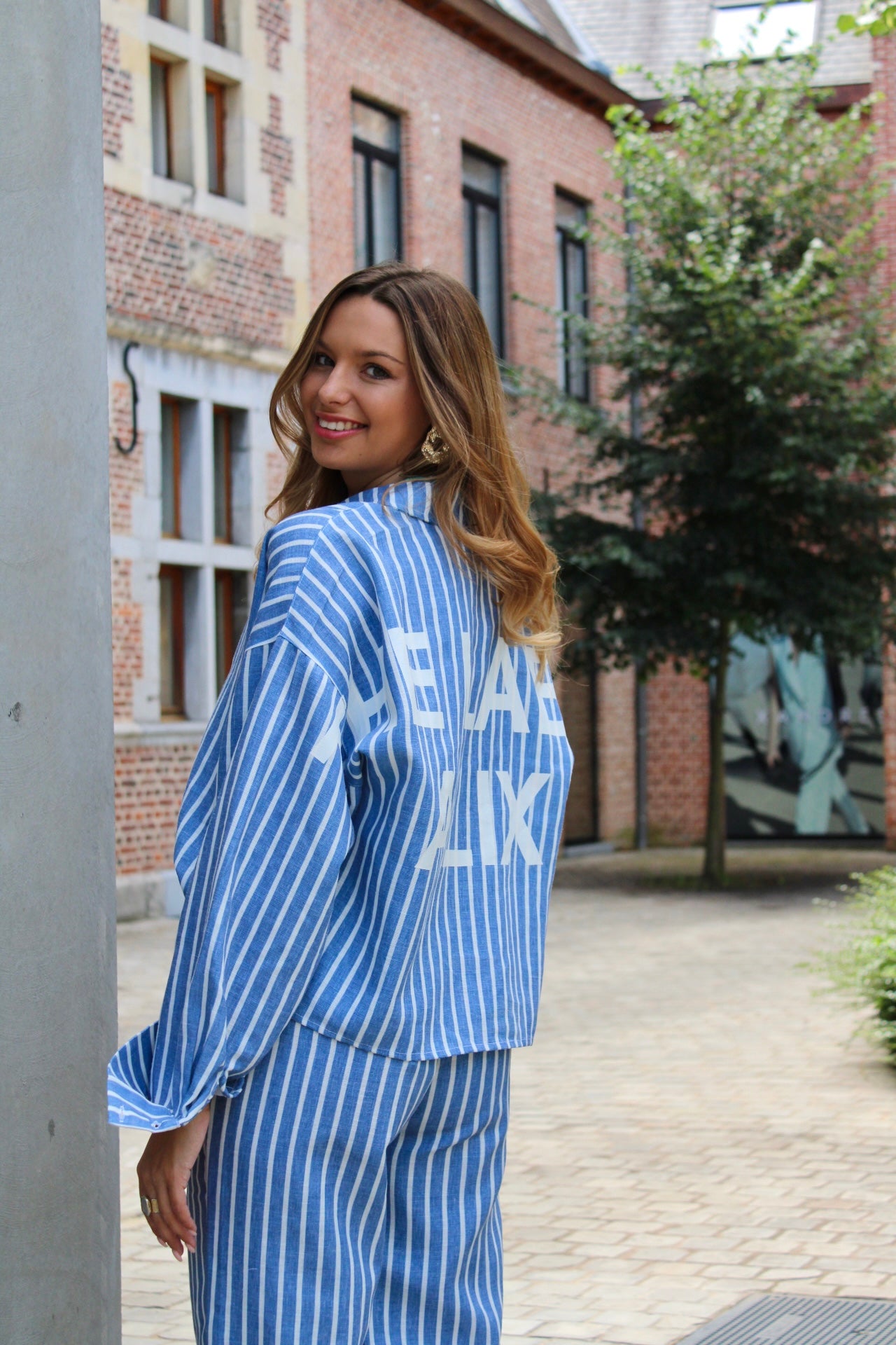 CHAMBRAY STRIPE BLOUSE